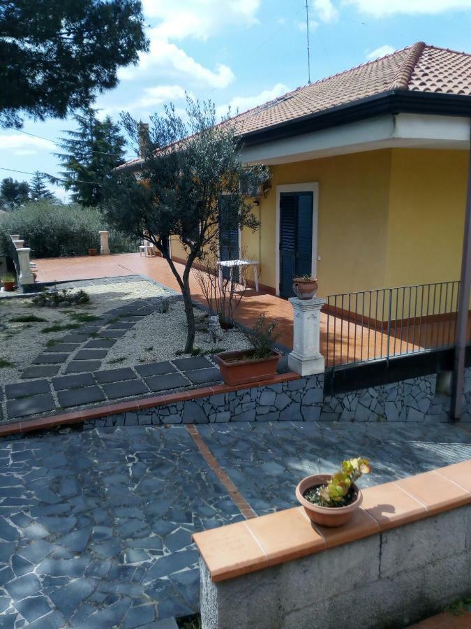 B&B Delia Трекастаньї Екстер'єр фото